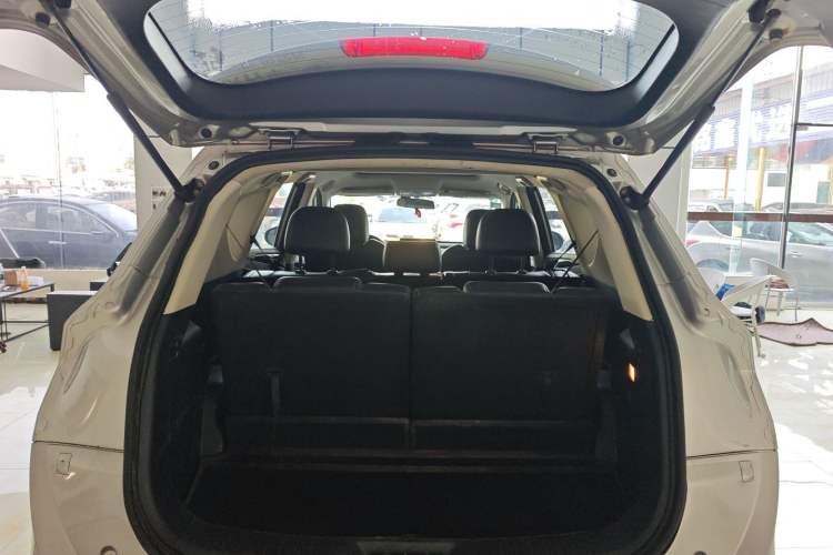 Used Dongfeng Fengon 580 2017 1.5T CVT Smart Style Model Trunk