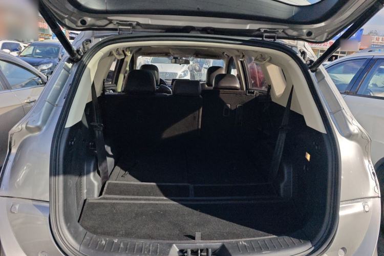 Used Dongfeng Fengon 580 2017 1.5T CVT Smart Connectivity Model Trunk