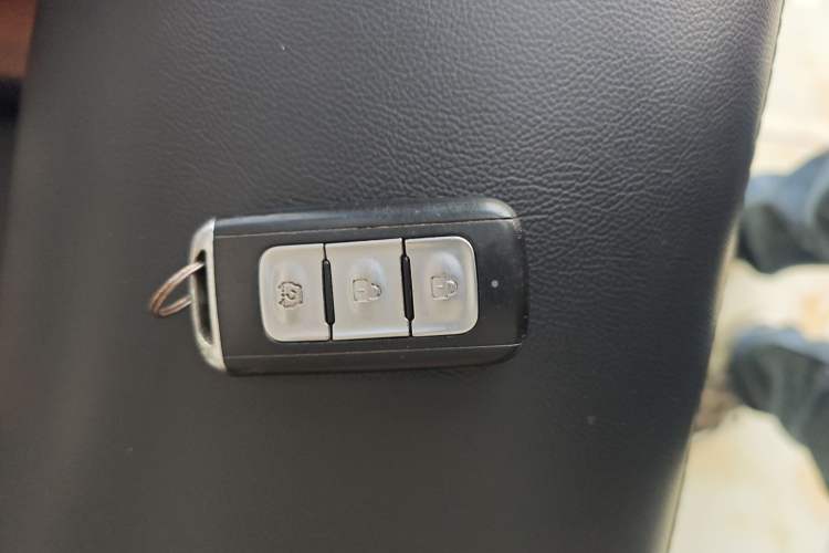 Used Dongfeng Fengon 580 2017 1.5T CVT Smart Style Model Vehicle Key