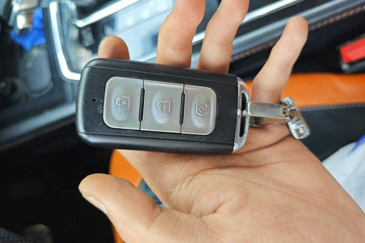 Used Dongfeng Fengon 580 2017 1.5T CVT Smart Style Model Vehicle Key