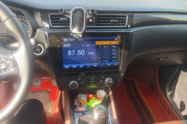 Used Dongfeng Fengon 580 2017 1.5T Manual Luxury Model Audio And AC Panel