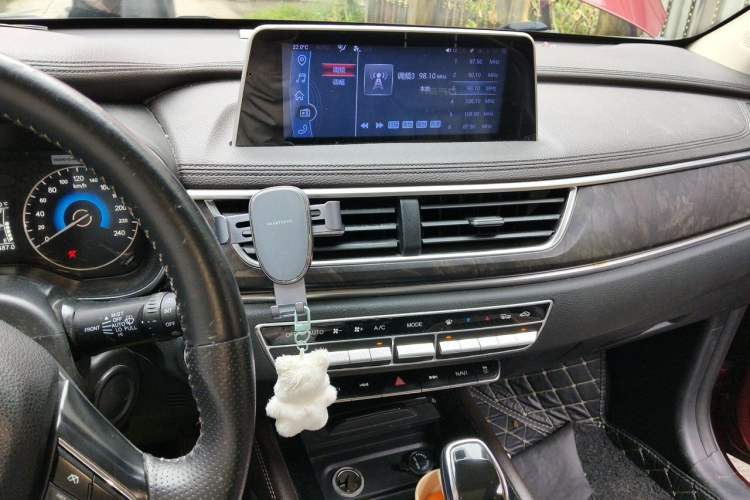 Used Dongfeng Fengon 580 2017 1.5T CVT Smart Connectivity Model Audio And AC Panel