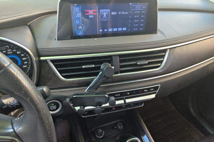 Used Dongfeng Fengon 580 2017 1.5T CVT Smart Connectivity Model Audio And AC Panel