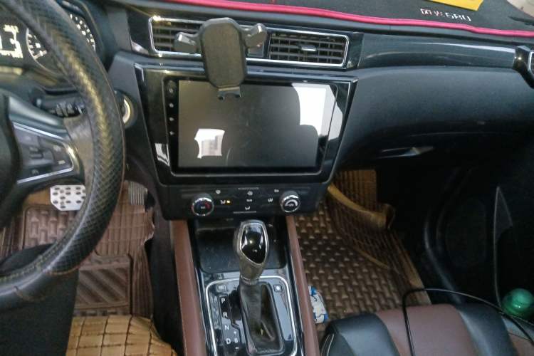 Used Dongfeng Fengon 580 2017 1.5T CVT Luxury Model Audio And AC Panel