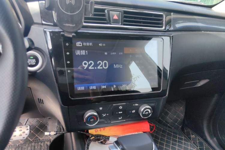 Used Dongfeng Fengon 580 2017 1.5T CVT Luxury Model Audio And AC Panel