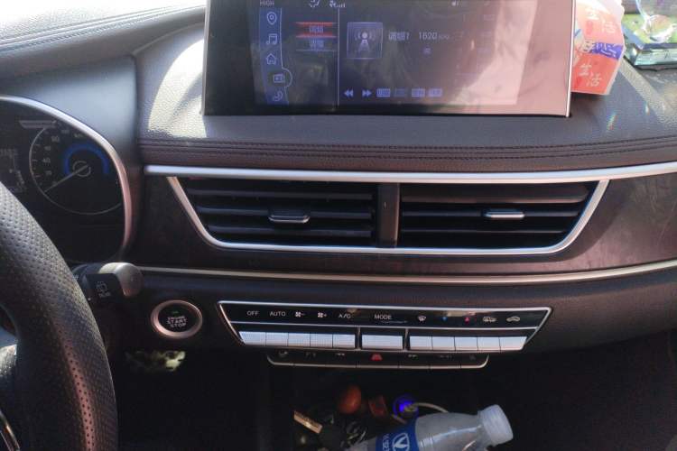Used Dongfeng Fengon 580 2017 1.5T CVT Smart Connectivity Model Audio And AC Panel