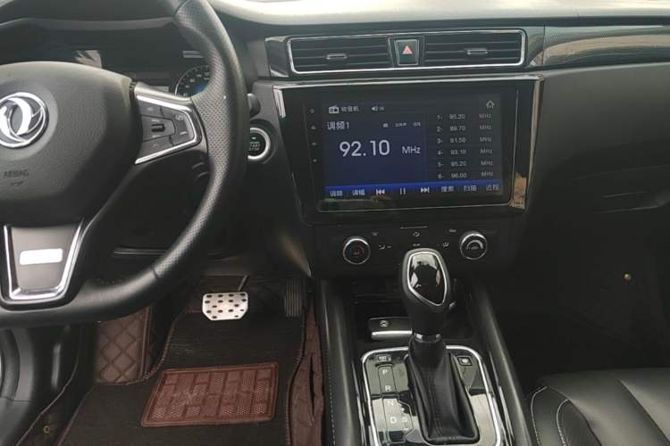 Used Dongfeng Fengon 580 2017 1.5T CVT Luxury Model Audio And AC Panel