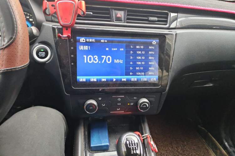 Used Dongfeng Fengon 580 2017 1.5T Manual Luxury Model Audio And AC Panel