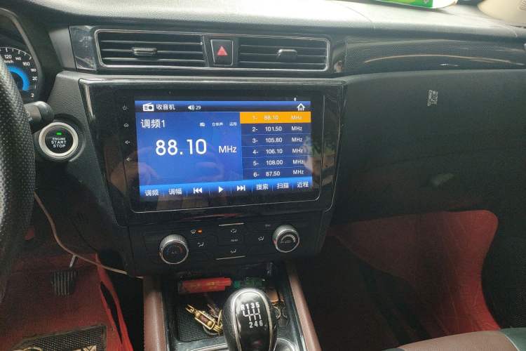 Used Dongfeng Fengon 580 2017 1.5T Manual Luxury Model Audio And AC Panel