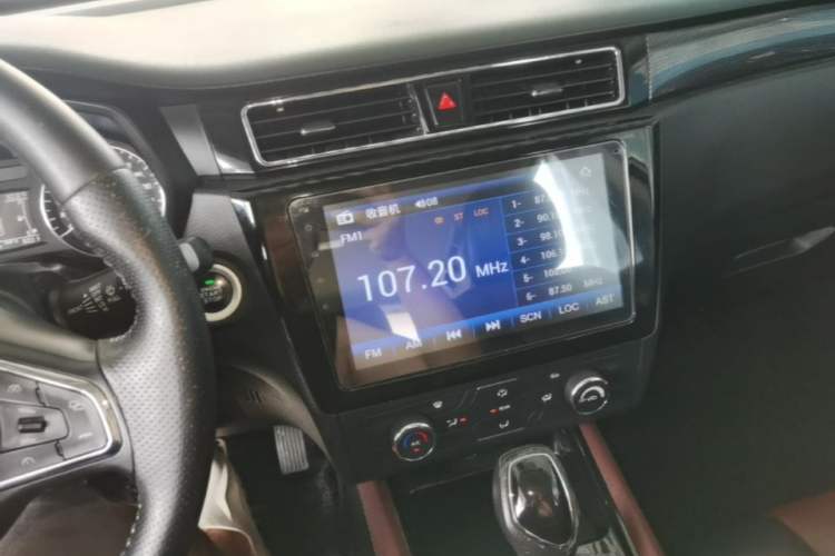 Used Dongfeng Fengon 580 2017 1.5T CVT Luxury Model Audio And AC Panel
