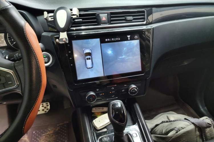 Used Dongfeng Fengon 580 2017 Revised Version 1.5T CVT Luxury Edition Audio And AC Panel
