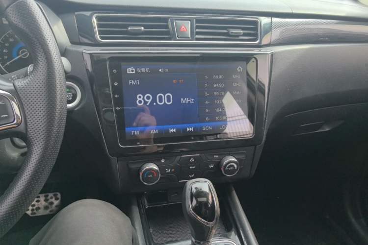 Used Dongfeng Fengon 580 2017 1.5T CVT Luxury Model Audio And AC Panel