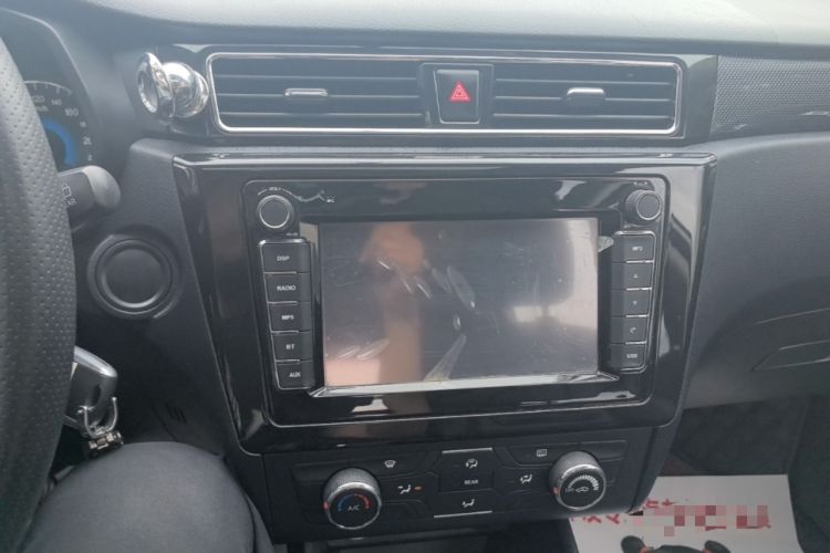 Used Dongfeng Fengon 580 2017 1.8L Manual Comfort Model Audio And AC Panel