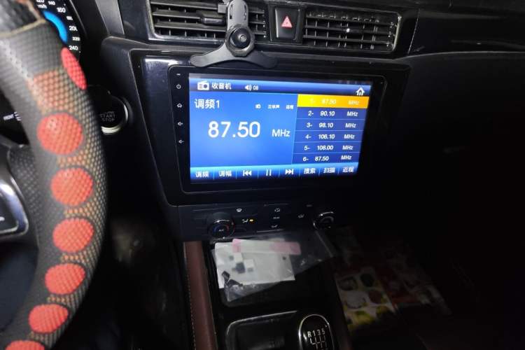 Used Dongfeng Fengon 580 2017 1.5T Manual Luxury Model Audio And AC Panel