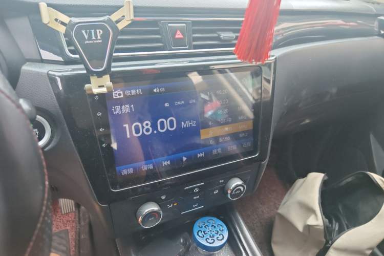 Used Dongfeng Fengon 580 2017 1.5T Manual Luxury Model Audio And AC Panel