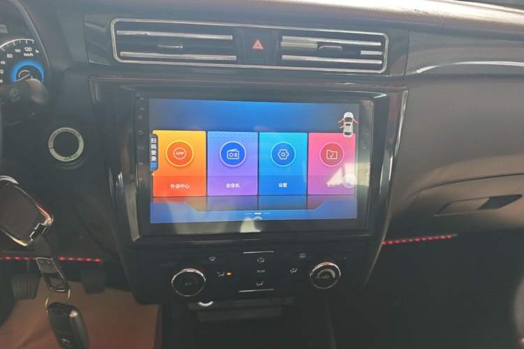 Used Dongfeng Fengon 580 2017 1.8L Manual Comfort Model Audio And AC Panel