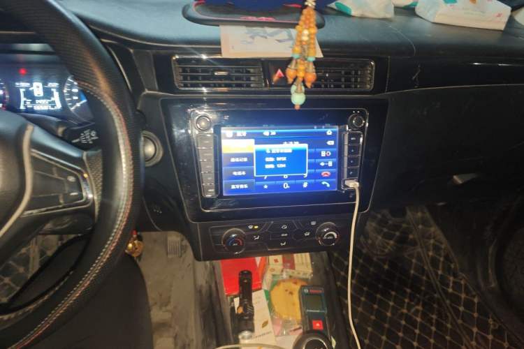 Used Dongfeng Fengon 580 2017 1.8L Manual Comfort Model Audio And AC Panel