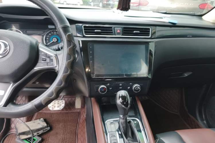 Used Dongfeng Fengon 580 2017 1.5T CVT Luxury Model Audio And AC Panel