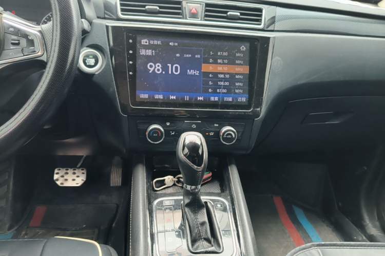 Used Dongfeng Fengon 580 2017 Revised Version 1.5T CVT Luxury Edition Audio And AC Panel