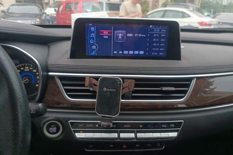 Used Dongfeng Fengon 580 2017 1.5T CVT Smart Style Model Audio And AC Panel