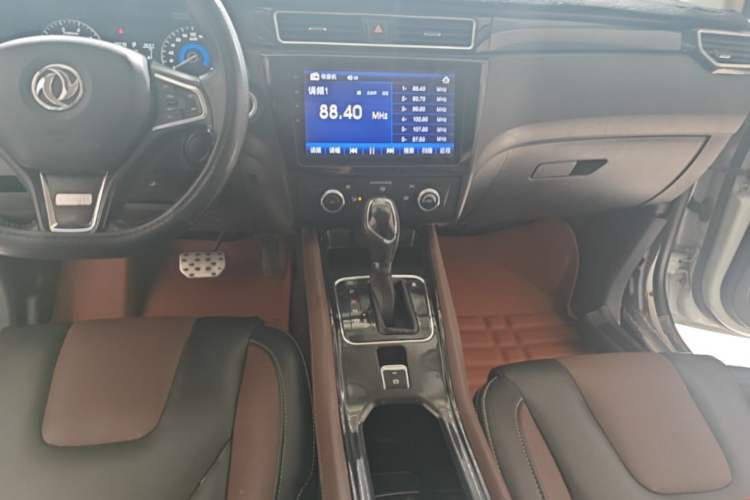 Used Dongfeng Fengon 580 2017 1.5T CVT Luxury Model Audio And AC Panel