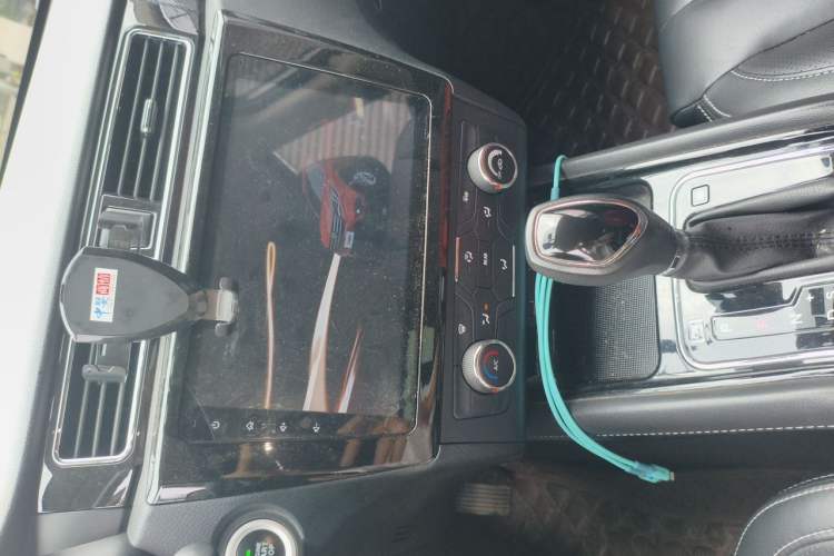 Used Dongfeng Fengon 580 2017 Revised Version 1.5T CVT Luxury Edition Audio And AC Panel