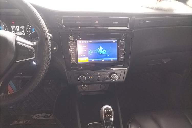 Used Dongfeng Fengon 580 2017 1.8L Manual Comfort Model Audio And AC Panel