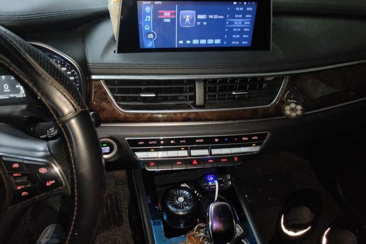 Used Dongfeng Fengon 580 2017 1.5T CVT Smart Style Model Audio And AC Panel