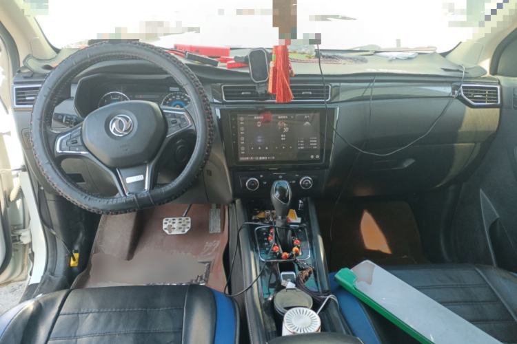 Used Dongfeng Fengon 580 2017 1.5T CVT Luxury Model Center Console
