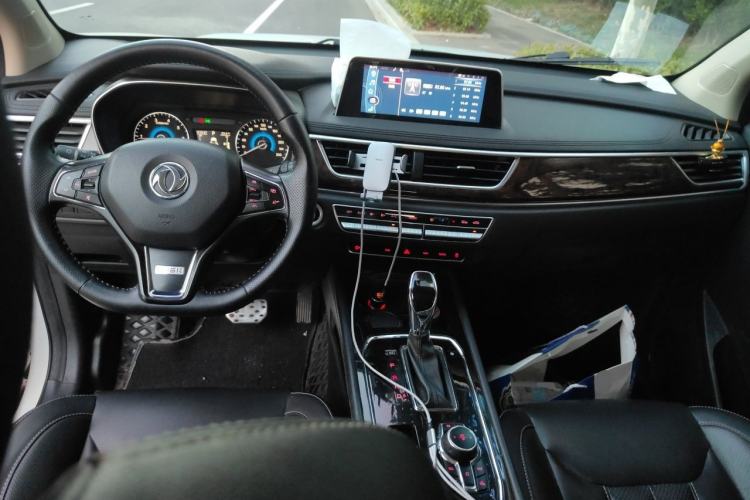 Used Dongfeng Fengon 580 2017 1.5T CVT Smart Style Model Center Console