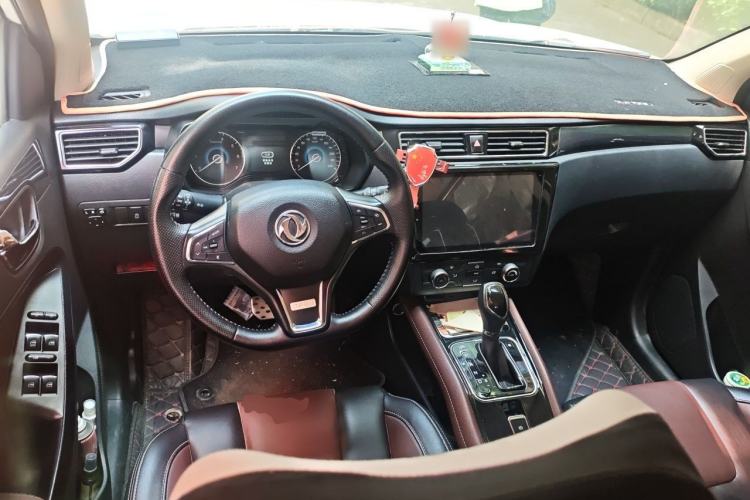 Used Dongfeng Fengon 580 2017 1.5T CVT Luxury Model Center Console
