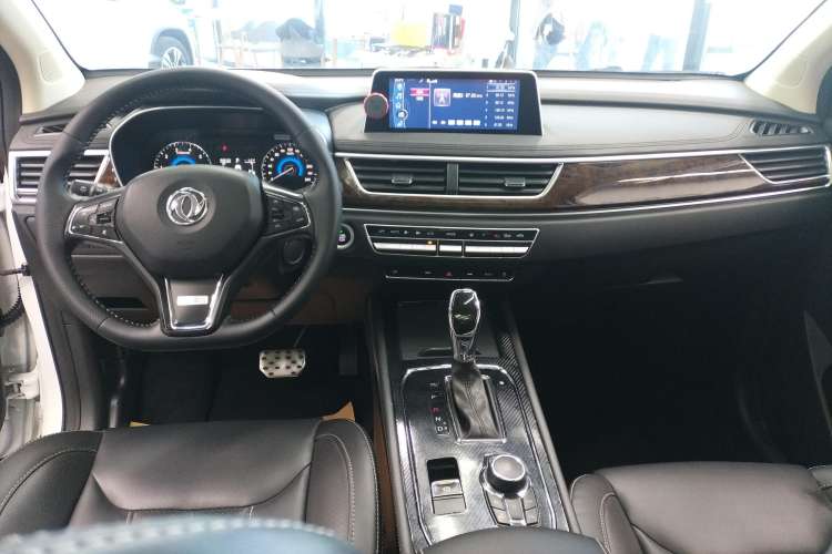 Used Dongfeng Fengon 580 2017 1.5T CVT Smart Style Model Center Console