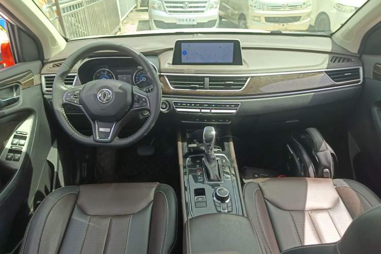 Used Dongfeng Fengon 580 2017 1.5T CVT Luxury Model Center Console
