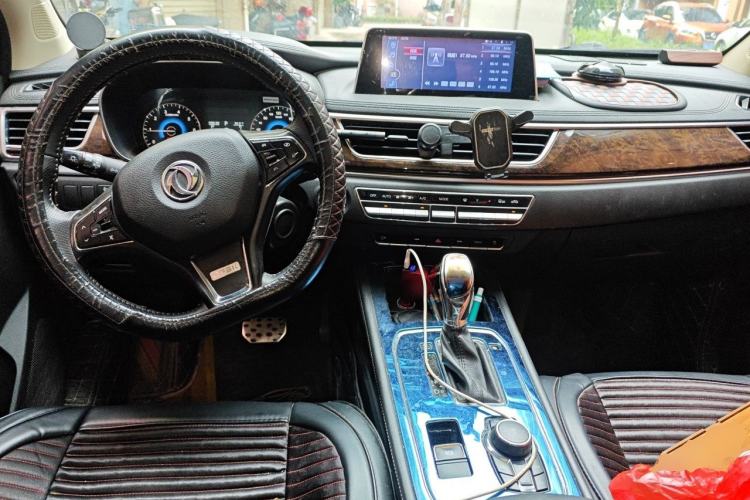 Used Dongfeng Fengon 580 2017 1.5T CVT Smart Style Model Center Console