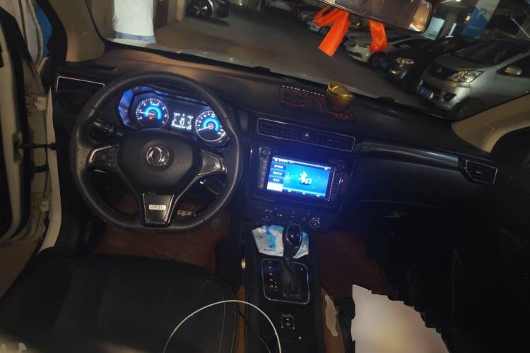 Used Dongfeng Fengon 580 2017 1.5T CVT Comfort Model Center Console