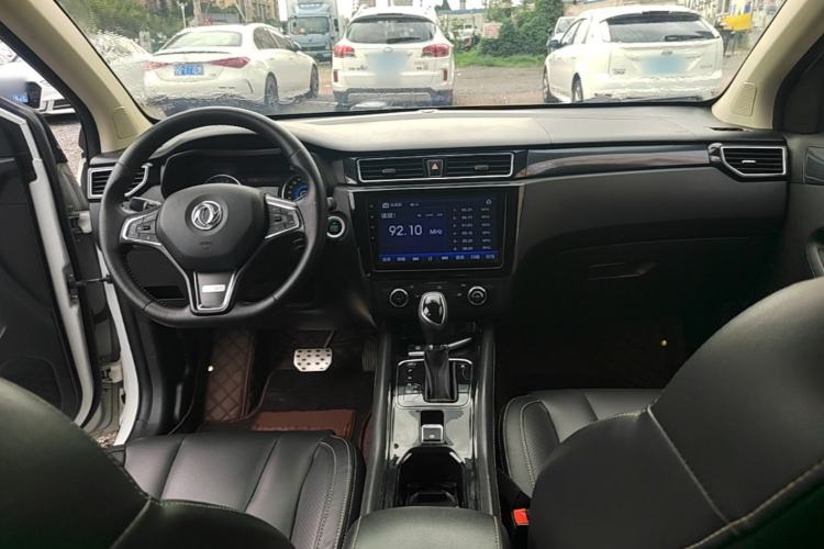 Used Dongfeng Fengon 580 2017 1.5T CVT Luxury Model Center Console