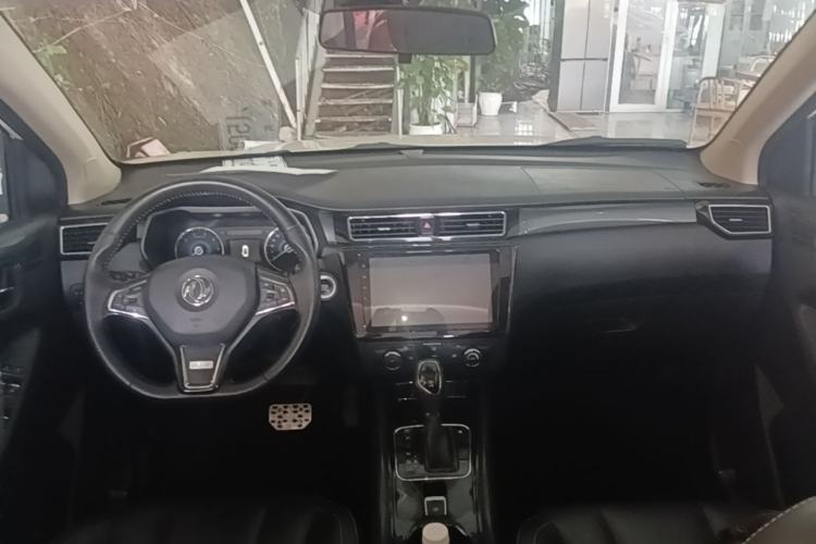 Used Dongfeng Fengon 580 2017 1.5T CVT Luxury Model Center Console
