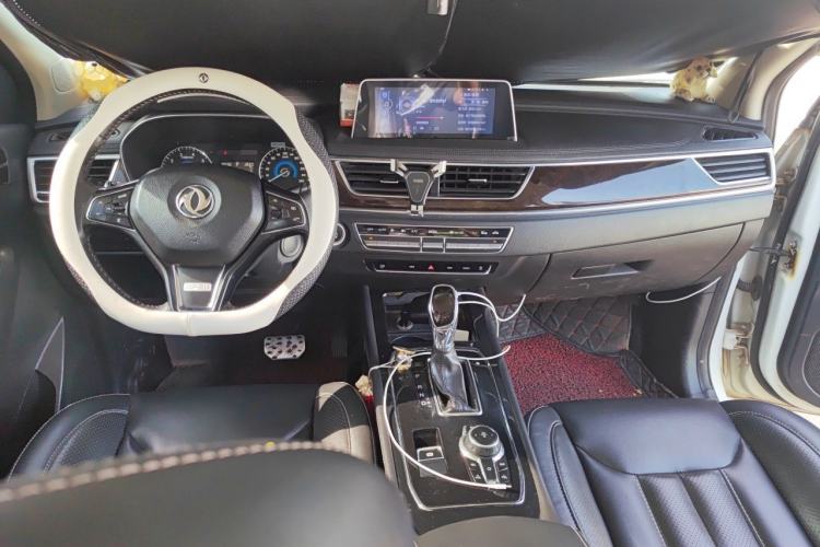 Used Dongfeng Fengon 580 2017 1.5T CVT Smart Style Model Center Console