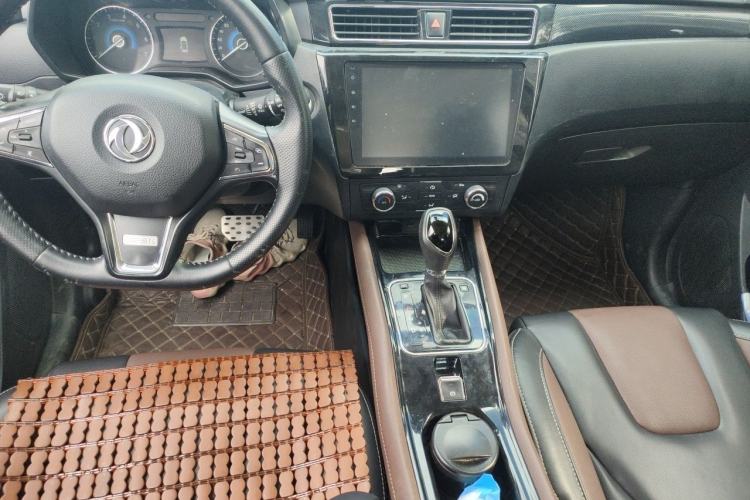 Used Dongfeng Fengon 580 2017 1.5T CVT Comfort Model Center Console