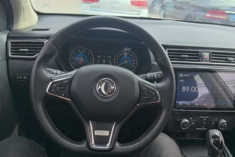 Used Dongfeng Fengon 580 2017 1.5T CVT Luxury Model Center Console
