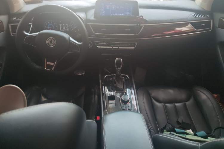 Used Dongfeng Fengon 580 2017 1.5T CVT Smart Style Model Center Console