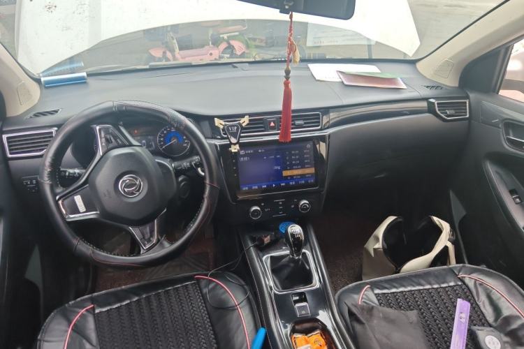 Used Dongfeng Fengon 580 2017 1.5T Manual Luxury Model Center Console