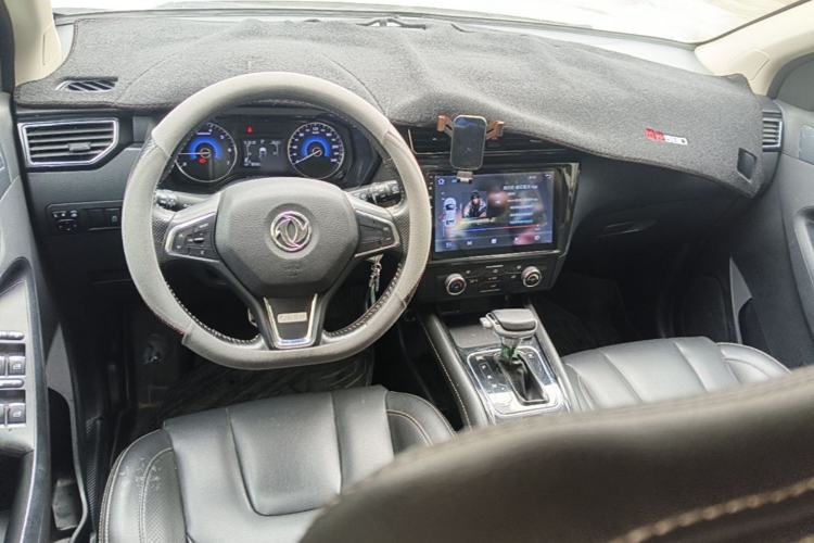 Used Dongfeng Fengon 580 2017 1.5T CVT Comfort Model Center Console