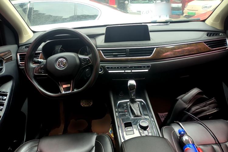 Used Dongfeng Fengon 580 2017 1.5T CVT Smart Style Model Center Console