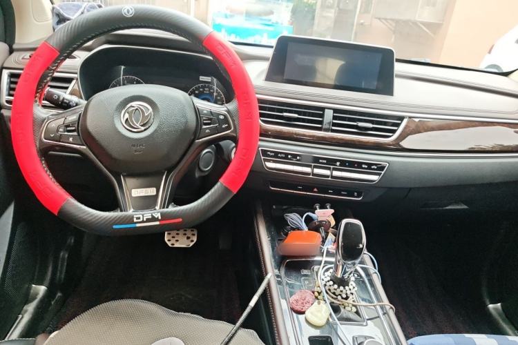 Used Dongfeng Fengon 580 2017 1.5T CVT Luxury Model Center Console