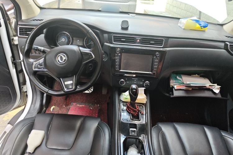Used Dongfeng Fengon 580 2017 1.5T CVT Comfort Model Center Console