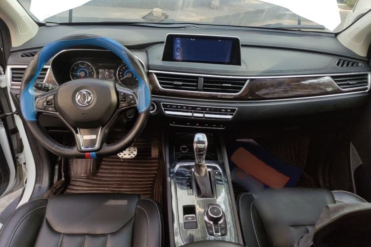Used Dongfeng Fengon 580 2017 1.5T CVT Smart Style Model Center Console