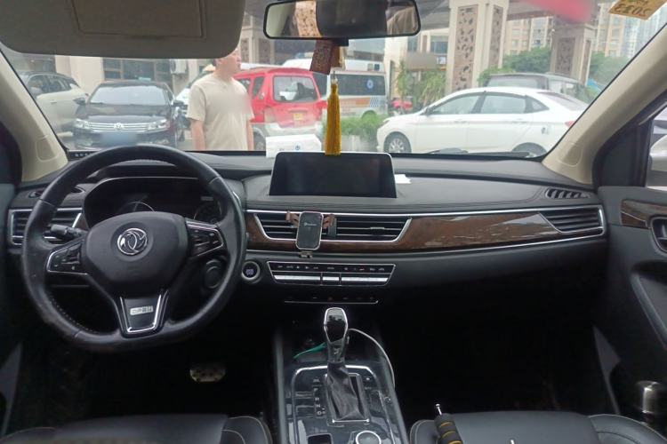 Used Dongfeng Fengon 580 2017 1.5T CVT Smart Style Model Center Console