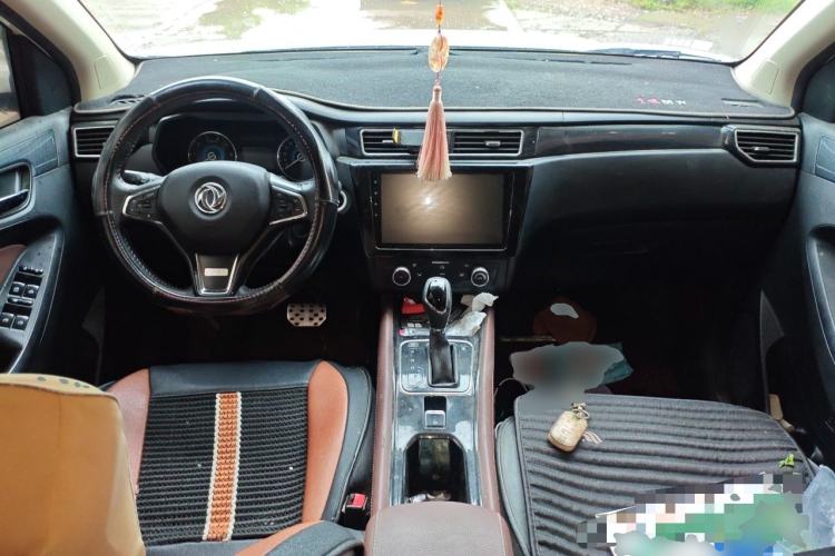Used Dongfeng Fengon 580 2017 1.5T CVT Luxury Model Center Console