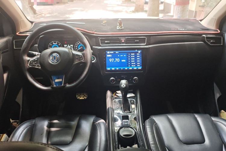 Used Dongfeng Fengon 580 2017 1.5T CVT Luxury Model Center Console